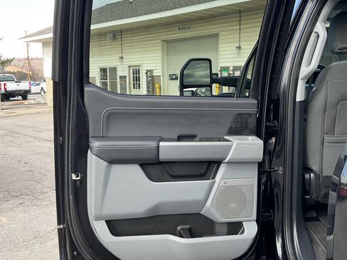 Used 2024 Ford F250 XLT w/ Black Appearance Package image 40