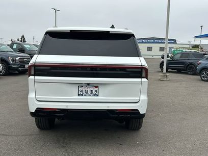 Used 2025 Lincoln Navigator Reserve w/ Jet Appearance Package