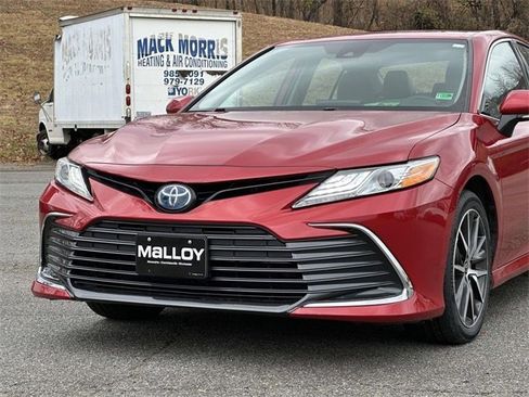 Used 2023 Toyota Camry XLE image 2