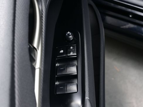 Used 2025 Toyota Camry SE FWD image 10