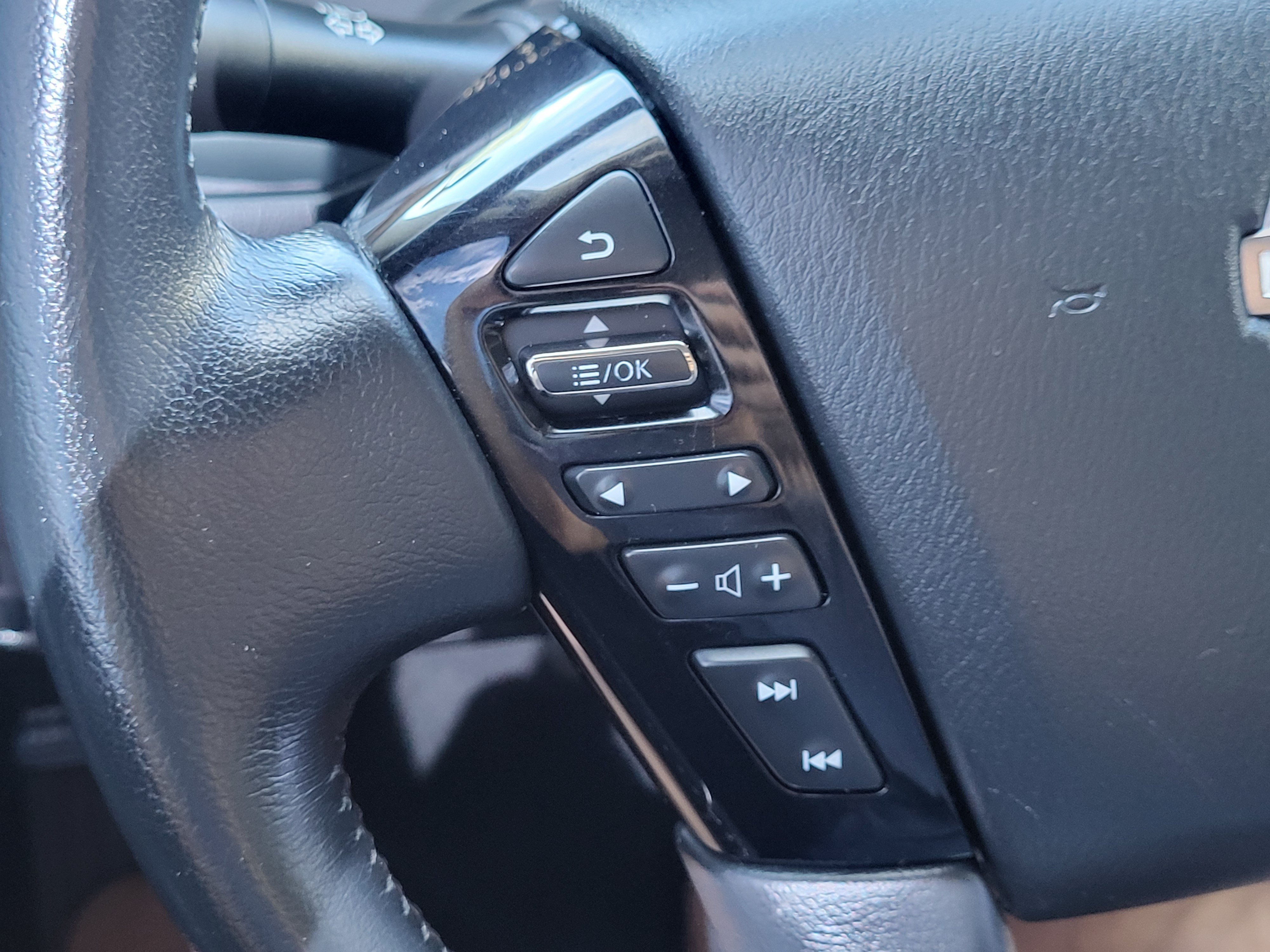 Certified 2022 Nissan Armada SL w/ Captain's Chairs Package AWD/4WD image 26