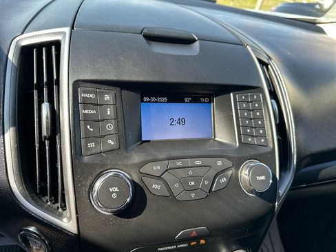 Used 2019 Ford Edge SE w/ Cargo Accessory Package image 25