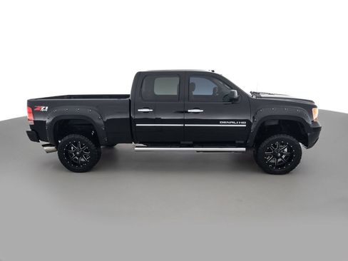 Used 2013 GMC Sierra 2500 Denali w/ Suspension Package, Off-Road AWD/4WD image 4