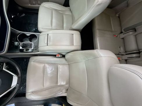 Used 2016 Toyota Highlander XLE AWD/4WD image 22