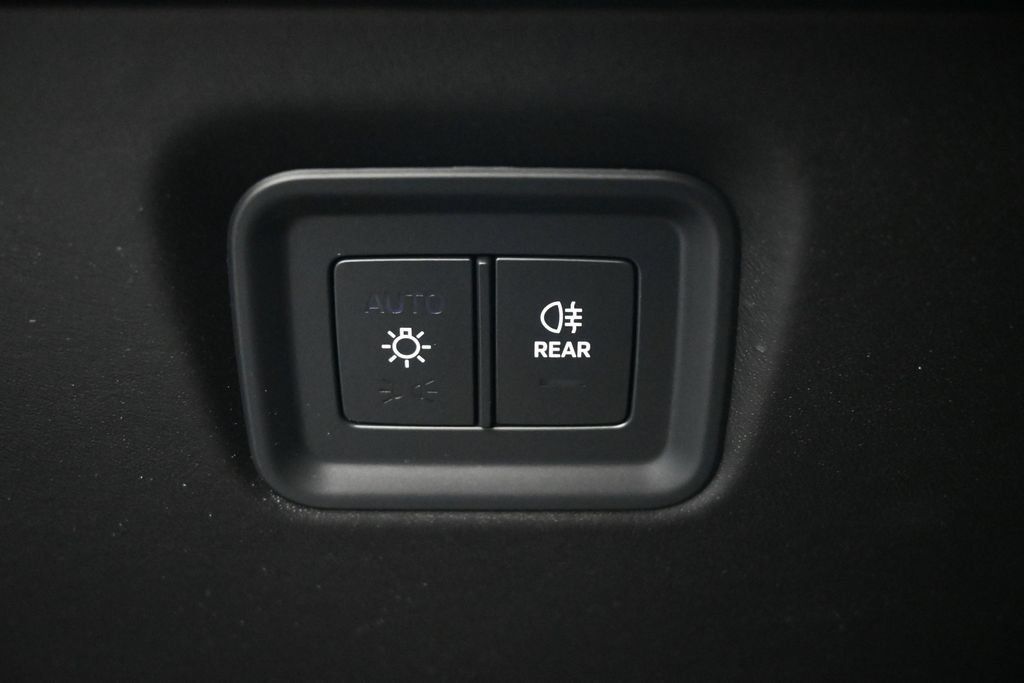Certified 2024 Porsche Cayenne S AWD/4WD image 28