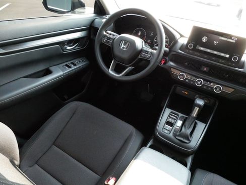 Used 2025 Honda CR-V LX image 9