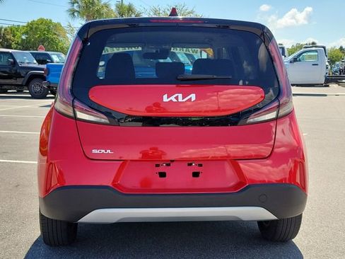 Used 2024 Kia Soul LX w/ Option Group 015 FWD image 5