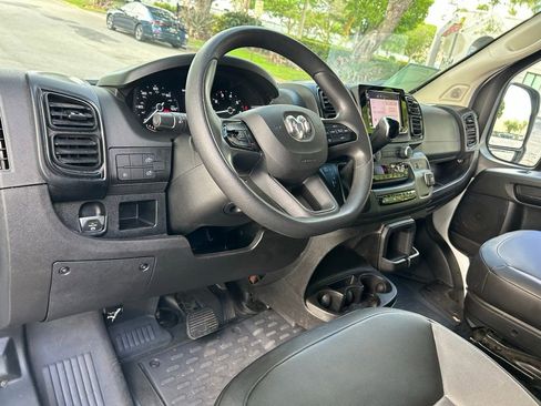 Used 2025 RAM ProMaster 2500 w/ Convenience Group FWD image 18