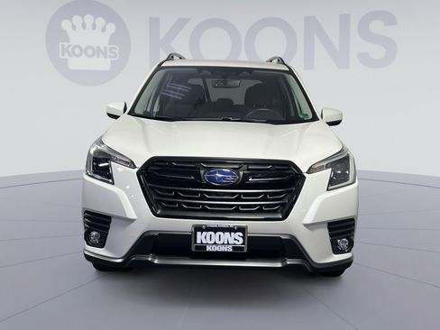 Used 2024 Subaru Forester Premium image 11