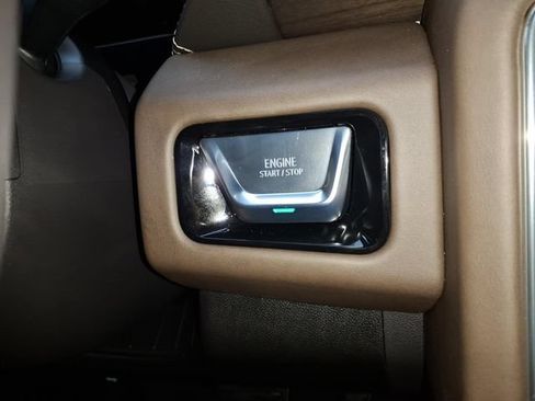 Used 2025 GMC Yukon Denali Ultimate AWD/4WD image 34