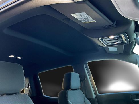 Used 2022 Chevrolet Silverado 1500 Custom image 19