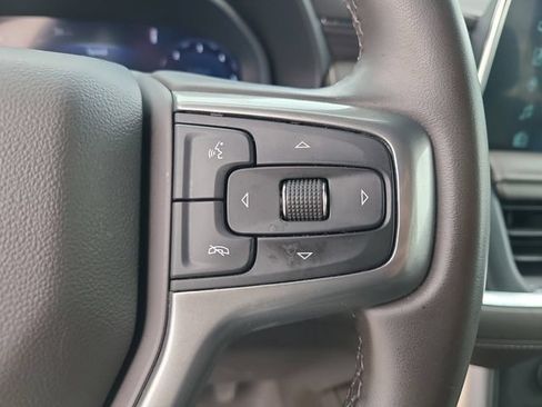 Used 2024 Chevrolet Suburban LT RWD image 31