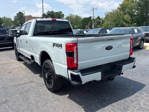 Used 2025 Ford F250 Lariat w/ Black Appearance Package AWD/4WD image 5