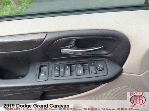Used 2019 Dodge Grand Caravan SE w/ UConnect Hands-Free Group image 9