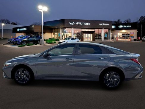 New 2026 Hyundai Elantra SEL Sport w/ Cargo Package image 3