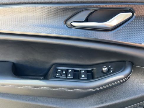 Used 2023 Jeep Grand Cherokee Altitude image 15