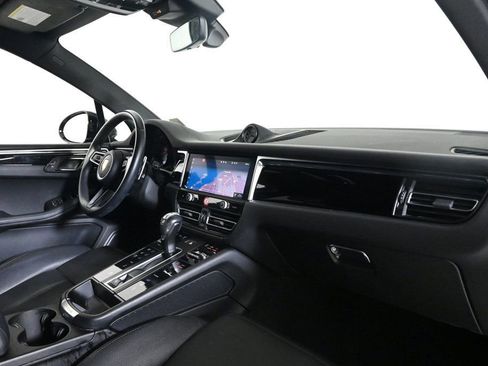 Certified 2023 Porsche Macan S image 17