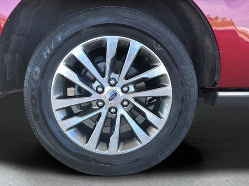 Used 2018 Ford Expedition Limited w/ Equipment Group 301A AWD/4WD image 29