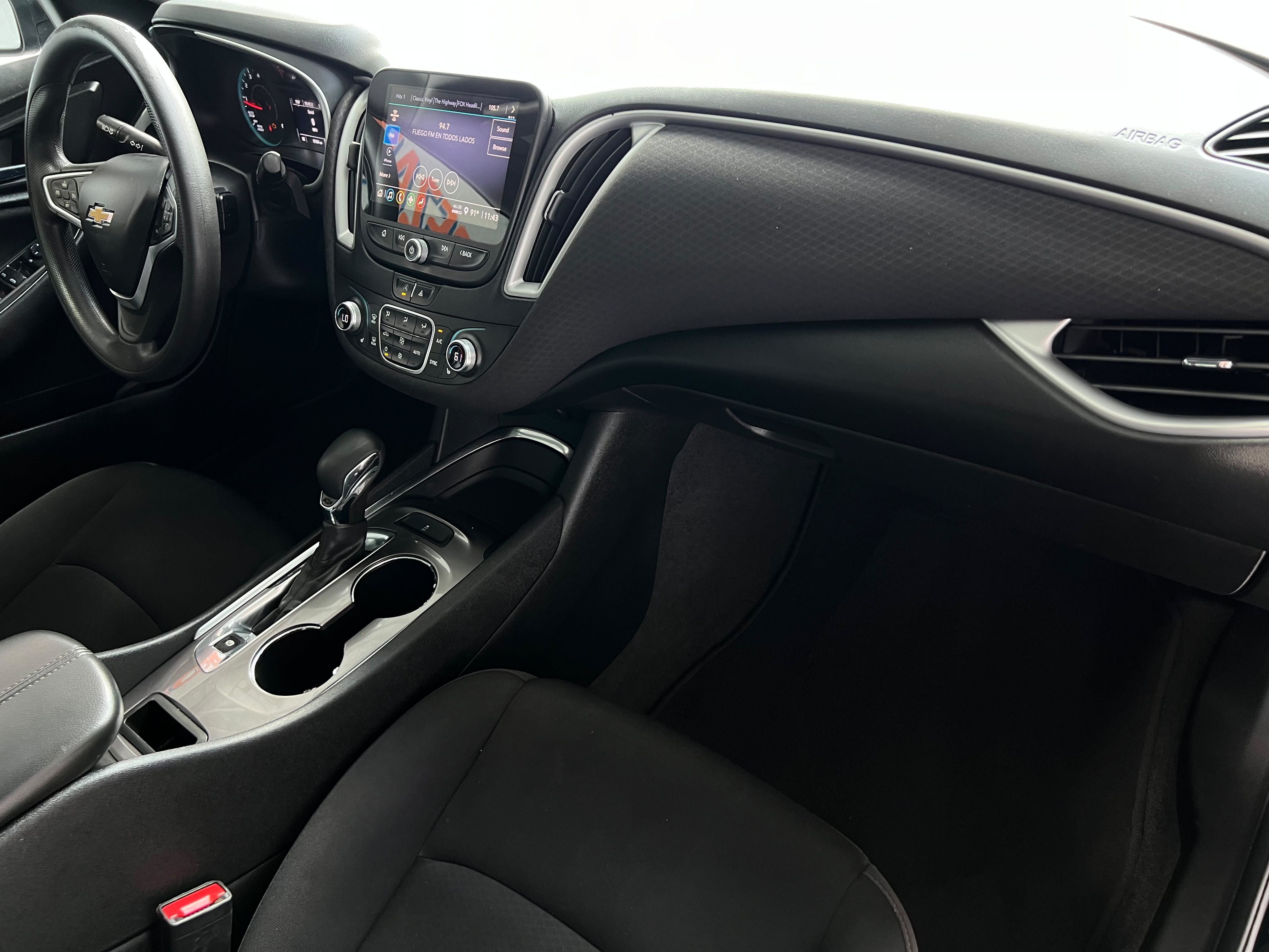 Used 2022 Chevrolet Malibu LT FWD image 17