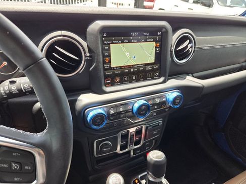 Used 2022 Jeep Wrangler Unlimited Sahara w/ LED Lighting Group AWD/4WD image 24