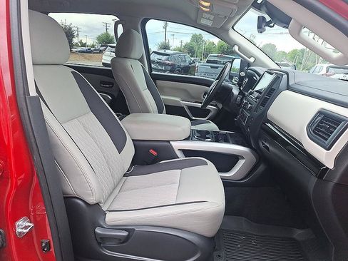 Used 2024 Nissan Titan SV w/ SV Convenience Package AWD/4WD image 21