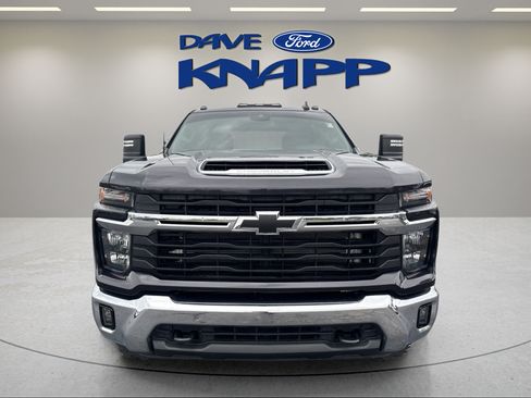 Used 2024 Chevrolet Silverado 2500 LT AWD/4WD image 2