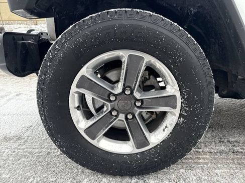 Used 2021 Jeep Wrangler Unlimited Sahara AWD/4WD image 19