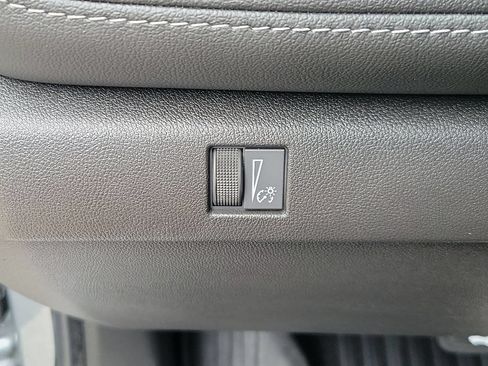 Used 2024 Chevrolet Colorado LT w/ LT Convenience Package RWD image 30