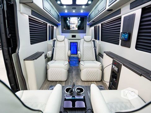 Used 2024 Mercedes-Benz Sprinter 3500 image 7