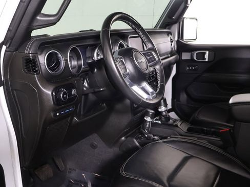 Used 2023 Jeep Wrangler Unlimited Sahara w/ Cold Weather Group AWD/4WD image 24