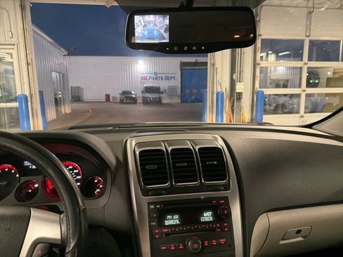 Used 2010 GMC Acadia SLE image 13