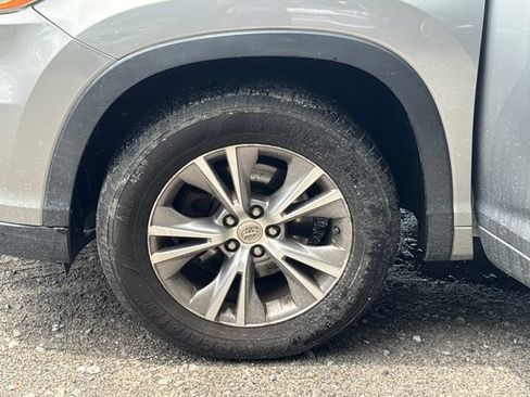 Used 2015 Toyota Highlander XLE FWD image 26