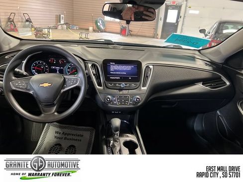 Used 2024 Chevrolet Malibu LT FWD image 12
