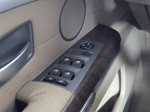 Used 2004 BMW 745Li image 16