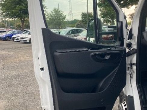 Used 2019 Mercedes-Benz Sprinter 144 image 18