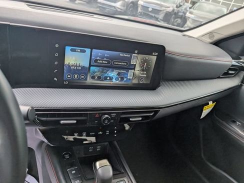 Certified 2025 Nissan Kicks SR AWD/4WD image 19
