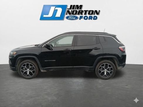 Used 2024 Jeep Compass Latitude AWD/4WD image 6
