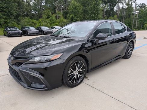 Used 2022 Toyota Camry SE FWD image 7