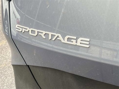 Used 2023 Kia Sportage EX image 7