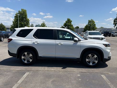 Used 2023 Honda Pilot EX-L image 8