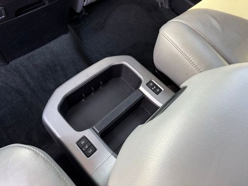 Used 2017 Toyota Sequoia Platinum image 18