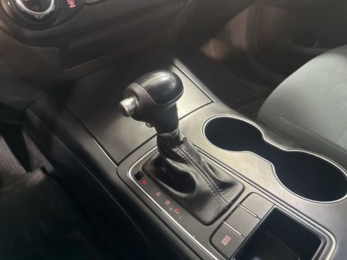 Used 2017 Kia Sorento LX image 24