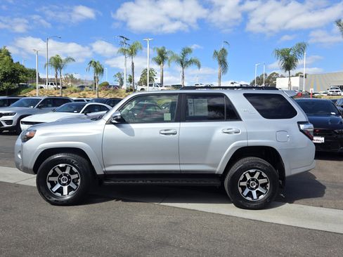 Used 2024 Toyota 4Runner TRD Off-Road Premium image 2
