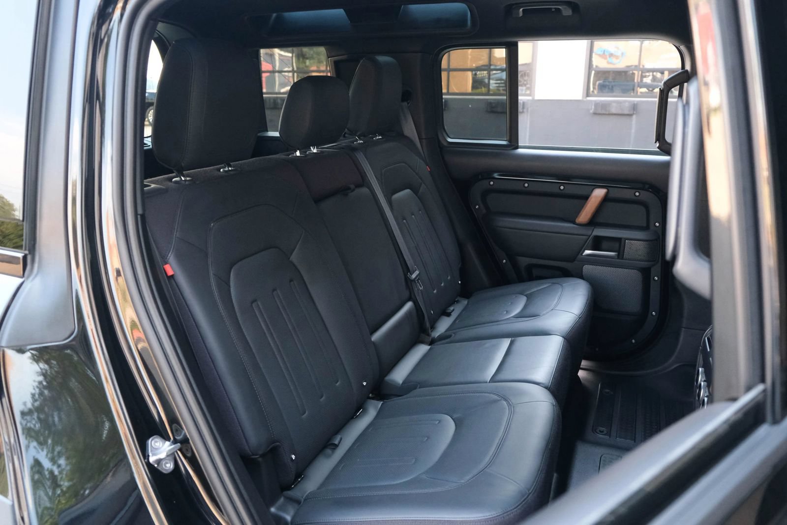 Used 2023 Land Rover Defender 110 X AWD/4WD image 30
