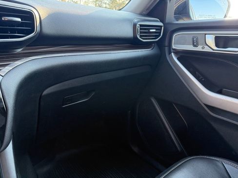 Used 2021 Ford Explorer Limited w/ Equipment Group 301A image 24