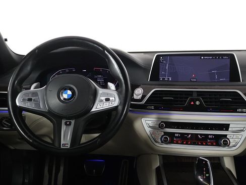Used 2022 BMW 750i xDrive w/ M Sport Package AWD/4WD image 46