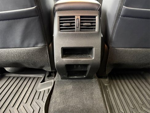 Used 2024 Mitsubishi Outlander SE image 29