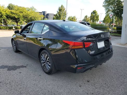 Certified 2025 Nissan Altima 2.5 SV FWD image 3