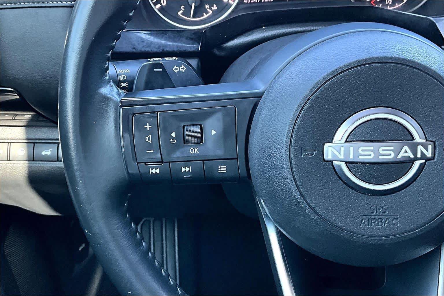 Used 2024 Nissan Pathfinder SV w/ SV Premium Package FWD image 21
