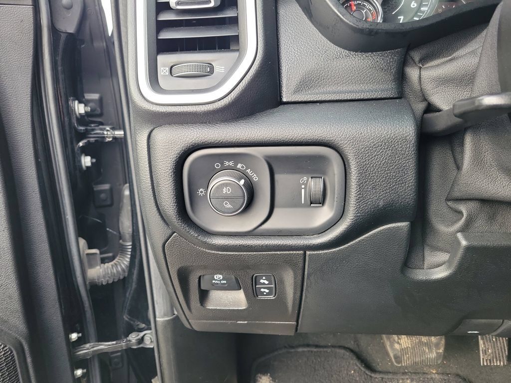 Used 2022 RAM 1500 Big Horn RWD image 15